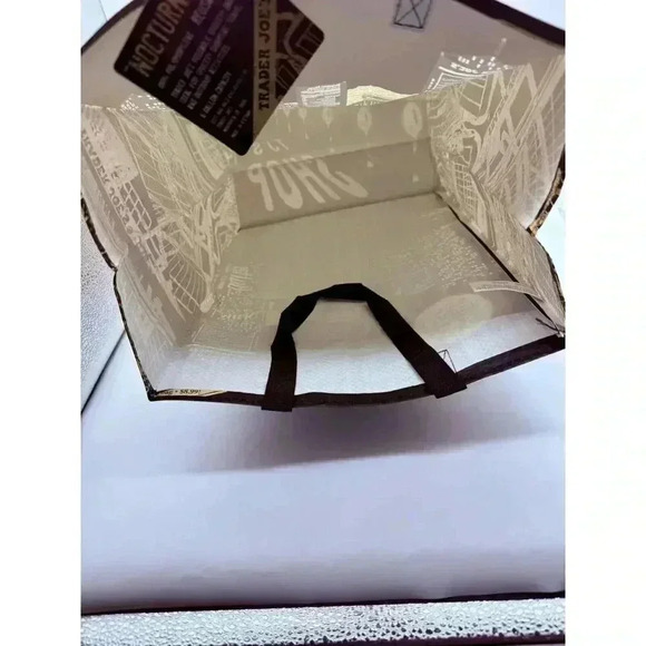 Trader Joe’s Reusable Tote Nocturne Night Cityscape Limited Edition 16.1 x 11.6 - Picture 3 of 5
